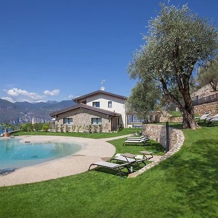 Villa Divina - Apt Divina Con Piscina E Vista Lago Castelletto Di Brenzone Dış mekan fotoğraf
