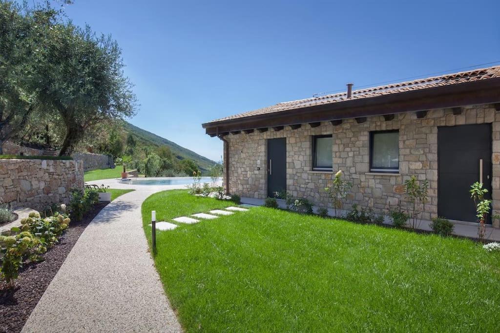 Villa Divina - Apt Divina Con Piscina E Vista Lago Castelletto Di Brenzone Dış mekan fotoğraf