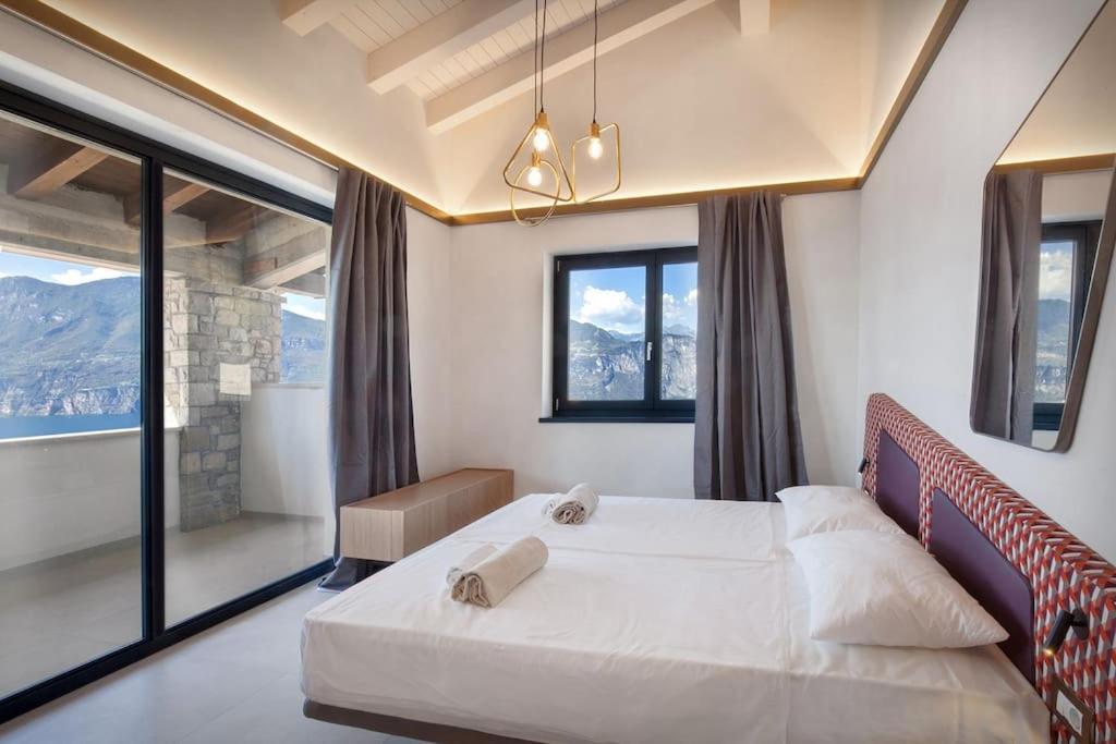 Villa Divina - Apt Divina Con Piscina E Vista Lago Castelletto Di Brenzone Dış mekan fotoğraf
